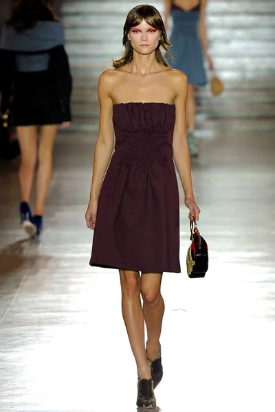 Look 10